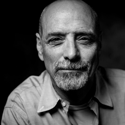 Eric Schlosser headshot