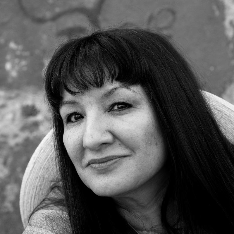 Sandra Cisneros headshot