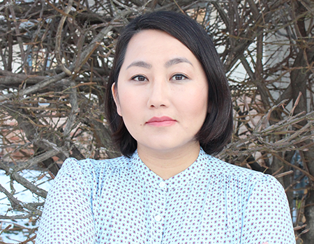 Kao Kalia Yang Headshot