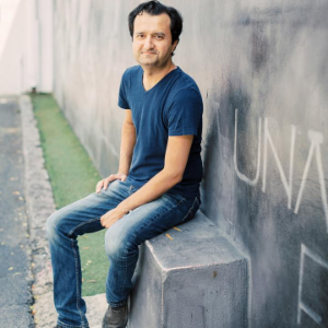 Jaswinder Bolina headshot