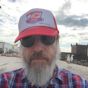 Larry Charles headshot